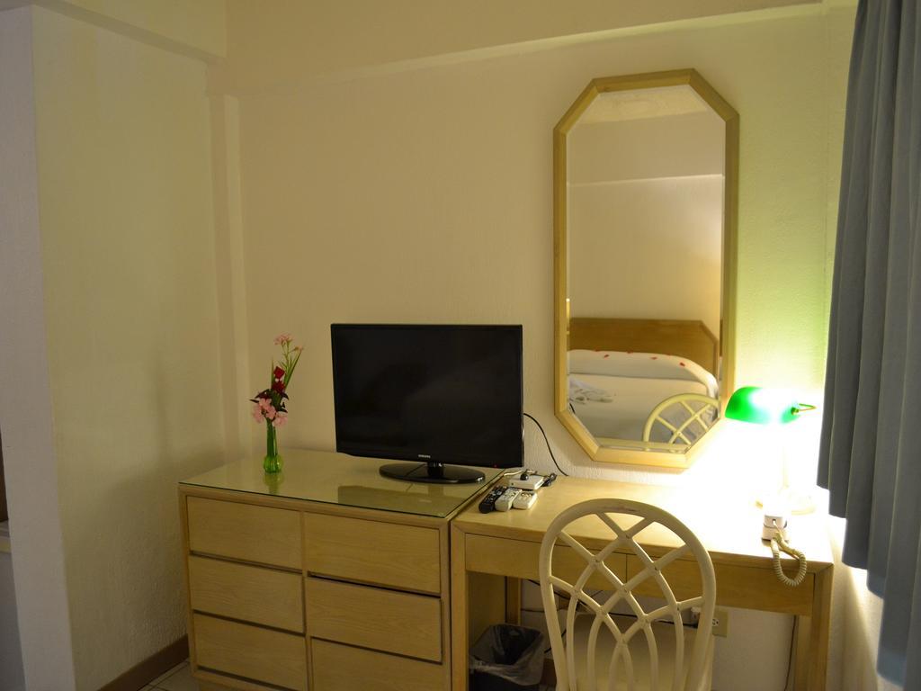 West Plaza By The Sea Hotel Koror Luaran gambar