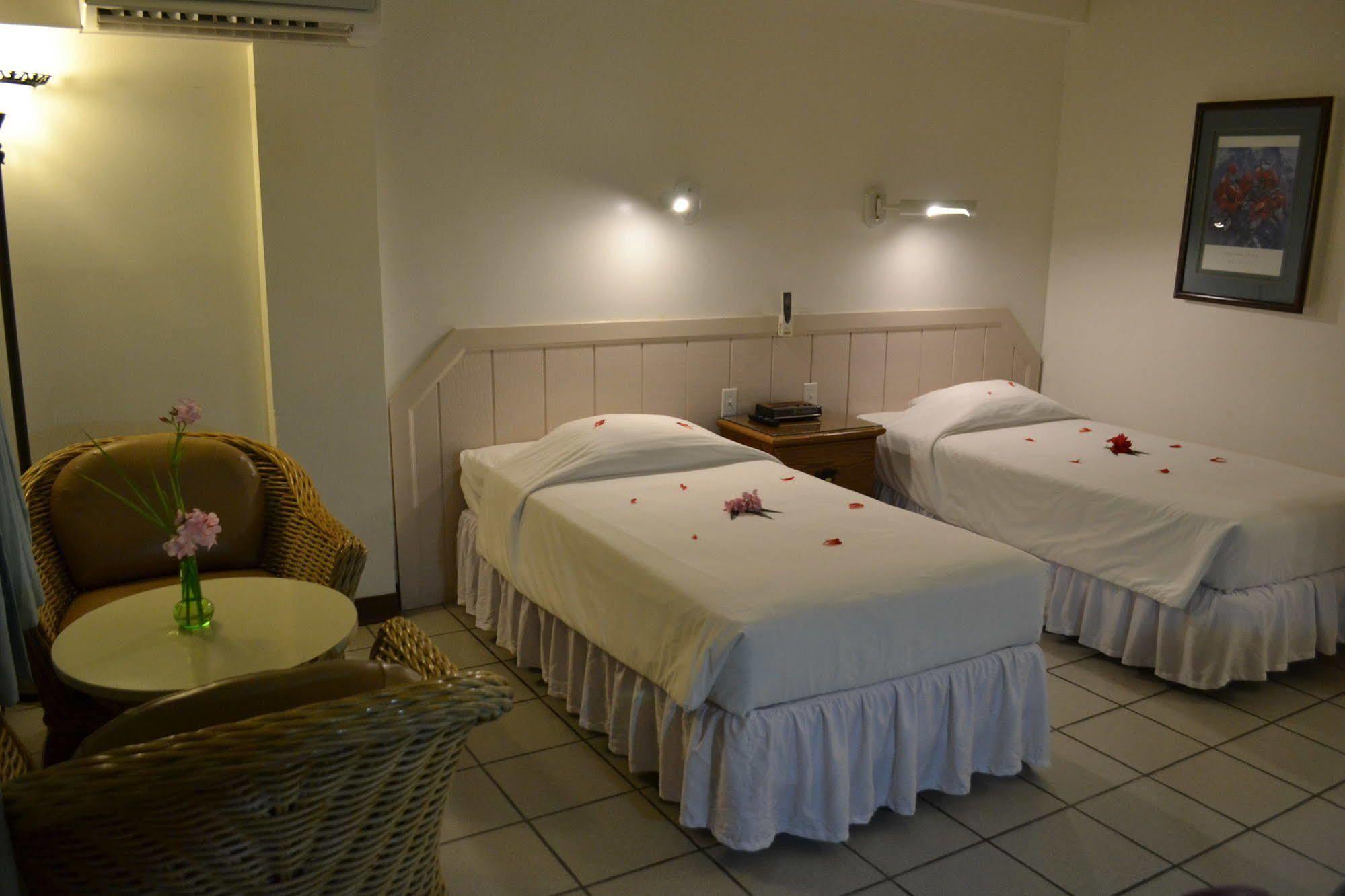 West Plaza By The Sea Hotel Koror Luaran gambar