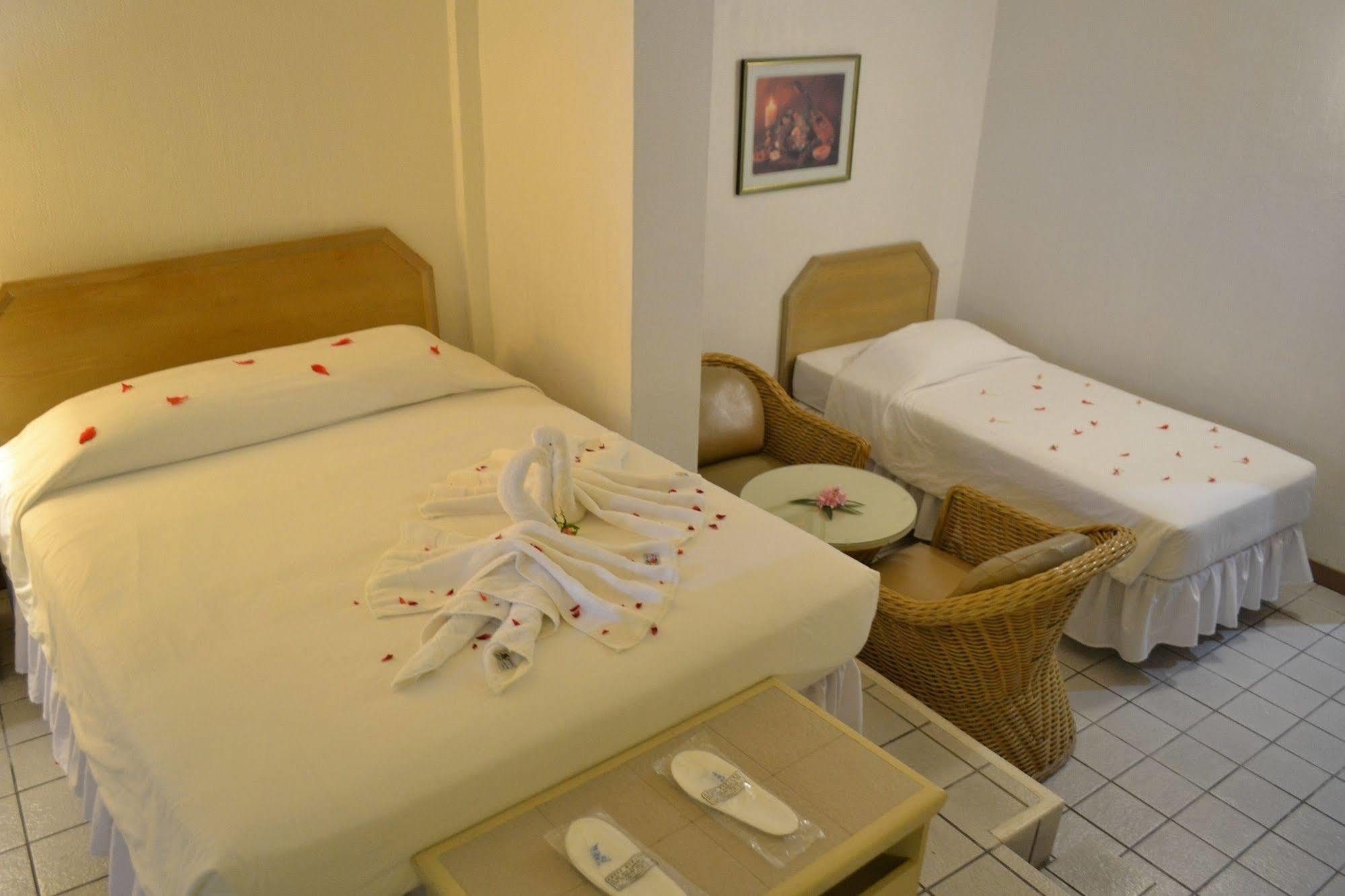 West Plaza By The Sea Hotel Koror Luaran gambar